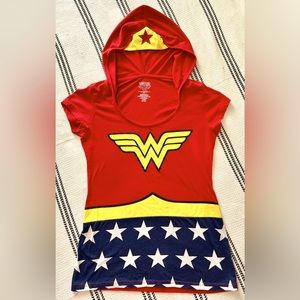 Wonder Woman hooded t-shirt